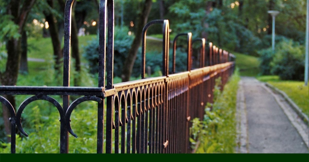 How do fence companies determine property lines